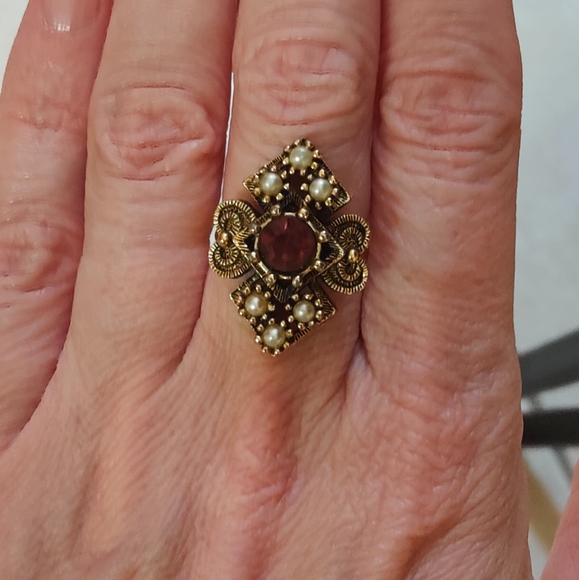 ✨ Sarah Coventry | Adjustable gold tone ring - Picture 2 of 4